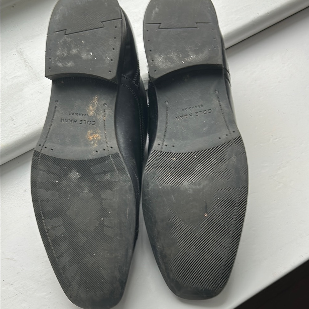 Cole Haan Men's Black Leather Oxford Shoes - Picture 4 of 5